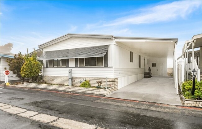 Building Photo - 16444 Bolsa Chica St