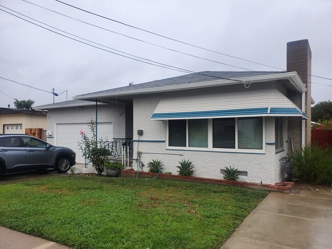 Photo - 5051 63rd St