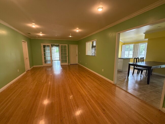 Photo - 1162 Panorama Dr