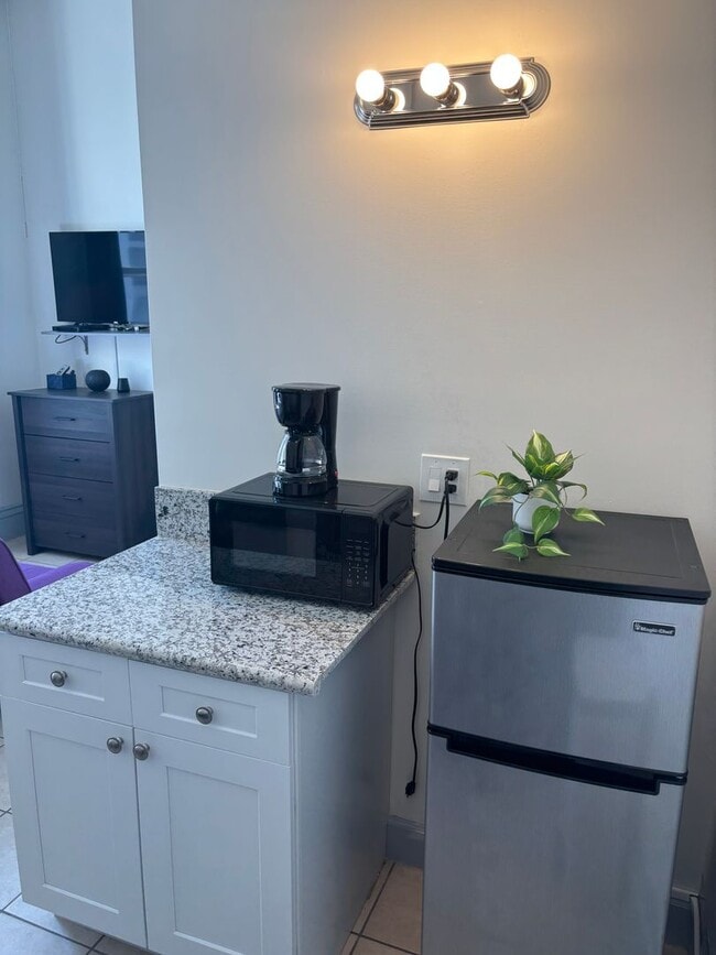 Photo - Furnished Studio with Great Street View of Downtown San Diego Unit 42