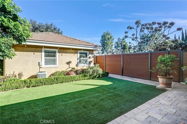 Building Photo - 3329 E Virginia Ave