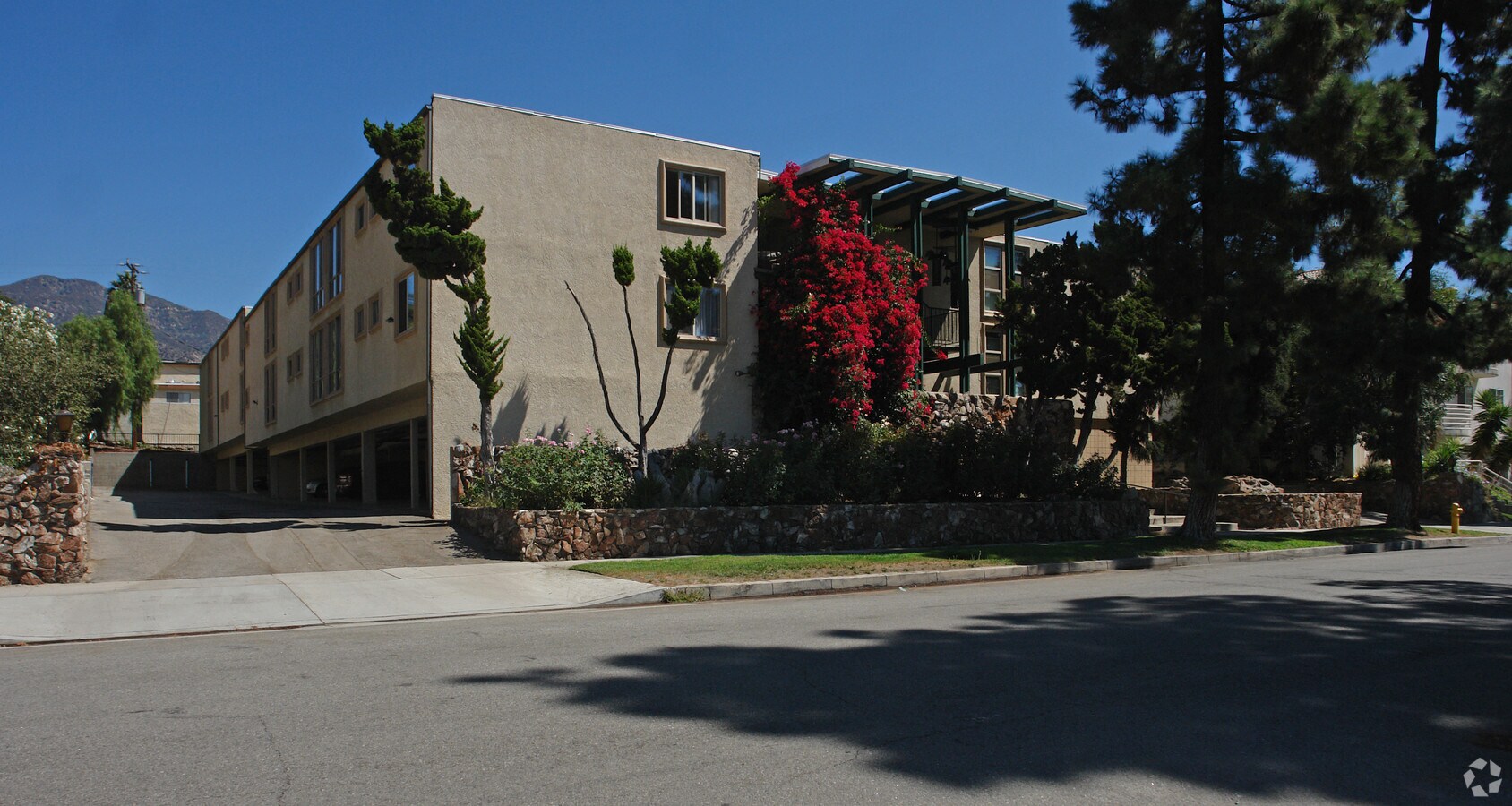 Photo - Casa Del Mar Apartments
