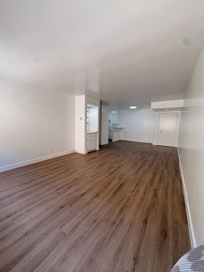 Building Photo - 1825 N Gramercy Pl Unit 203
