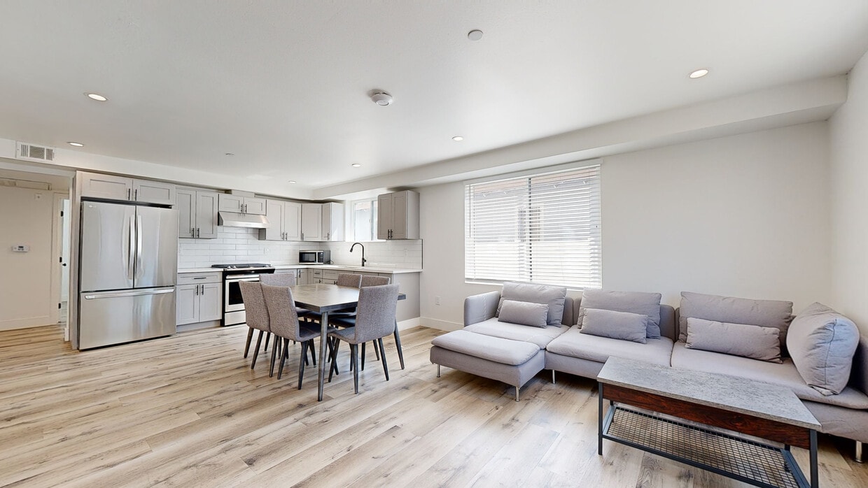 3D Tour - 1419 W 35th St Apartments