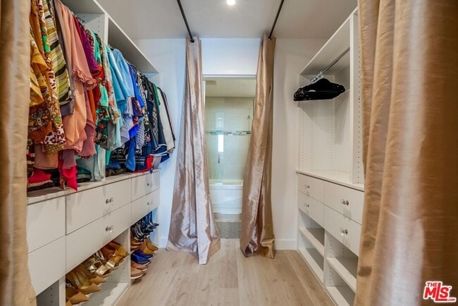 Photo - 7250 Franklin Ave Unit 802