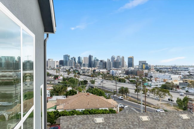 Photo - 2715 Columbia St Townhome
