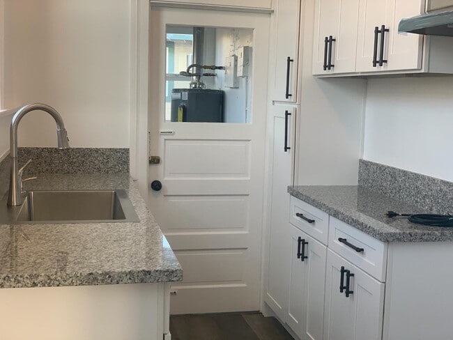 Photo - 1034 Hyperion Ave