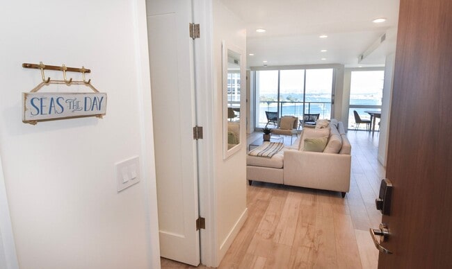 Building Photo - 1720 Avenida Del Mundo Unit Vacation Rental