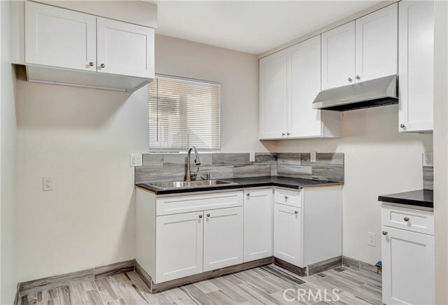 Photo - 14233 Sylvan St Apartment