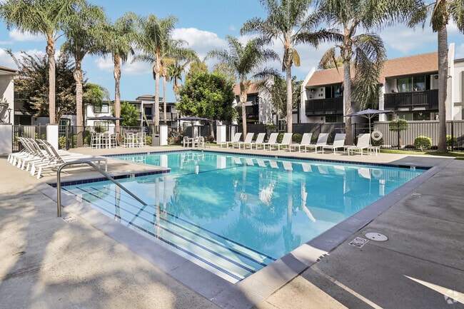 Building Photo - Surf House Apartments