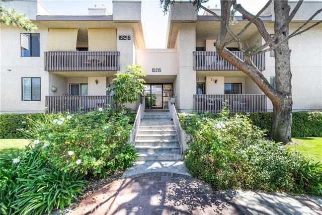 Photo - 15215 Magnolia Blvd