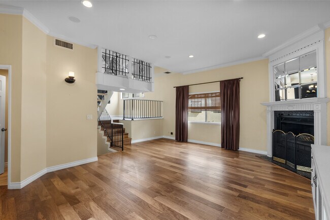 Photo - 7650 Topanga Canyon Blvd