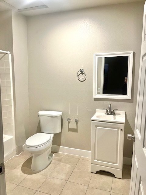 Photo - 928 W 83rd St Unit 4