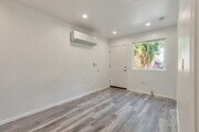 Photo - 849 W 43rd St Apartments
