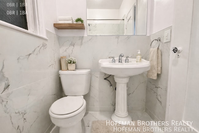 Photo - 800 N Las Palmas Ave Unit 101