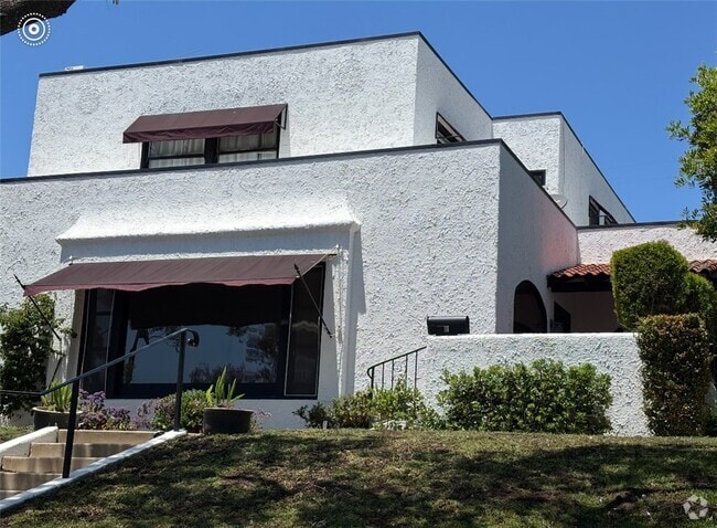 Building Photo - 405 W Brookdale Pl Rental