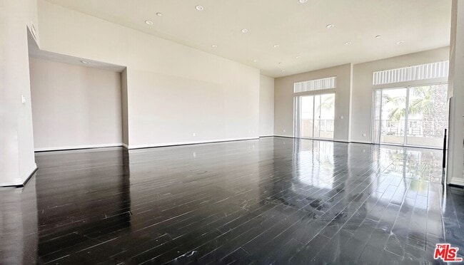 Photo - 4100 Wilshire Blvd Unit 401