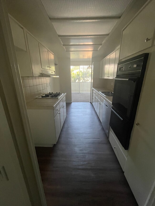 Photo - 1840 Fairburn Ave Unit 311