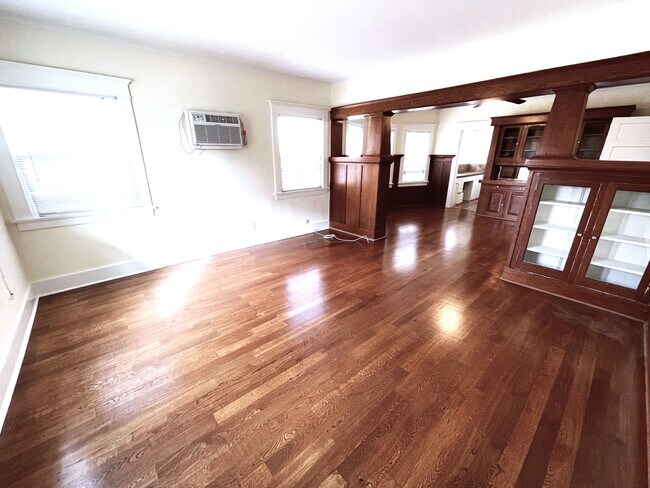 Photo - 9813 Venice Blvd