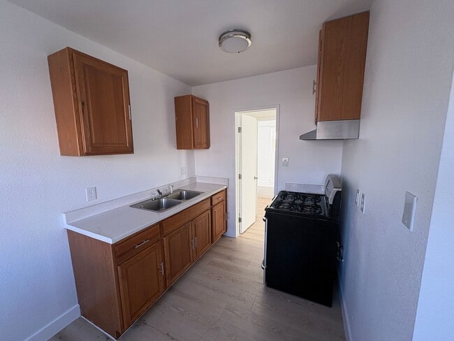 Photo - 632 W 9th St Unit 632 W 9th Street