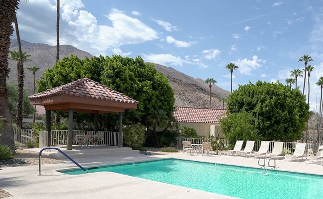 Building Photo - Beautifully Furnished Condo with Mountain Views