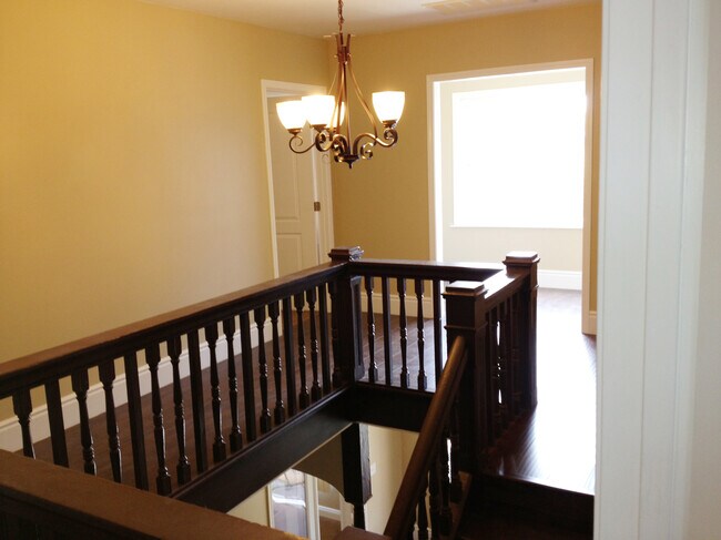 Photo - 1155 W 36th St