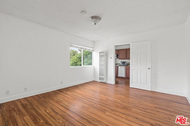 Photo - 616 Vernon Ave Condo Unit 3