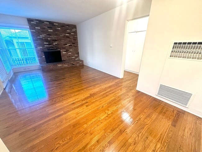 Photo - 4510-4512 E 15th Unit 4512 E 15th St