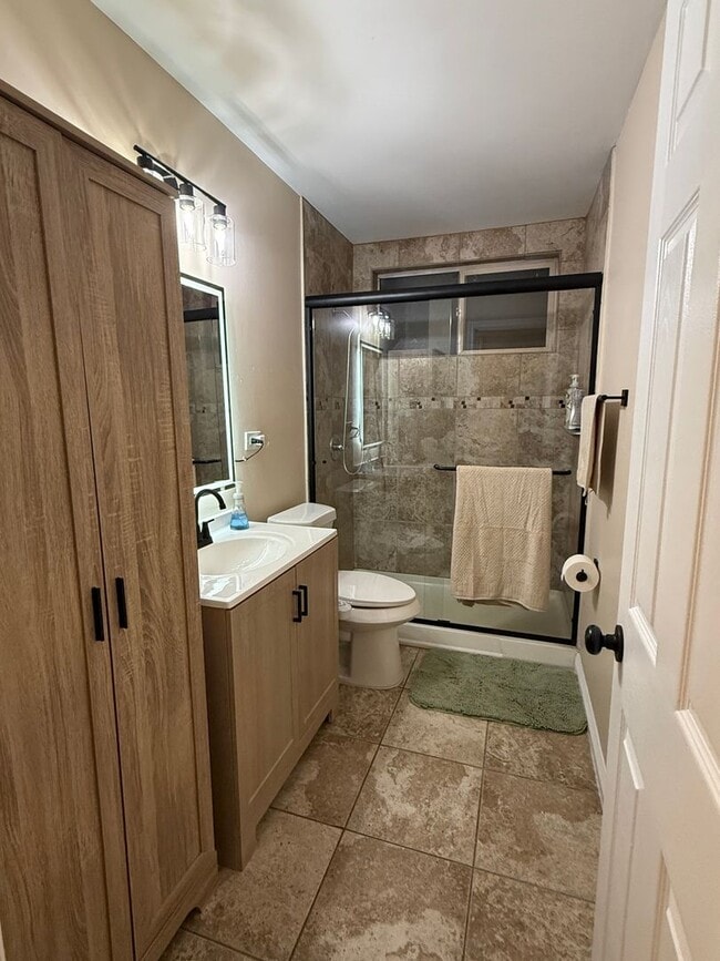 Photo - 3 bedroom townhome for rent in Paradise Hills $2,995