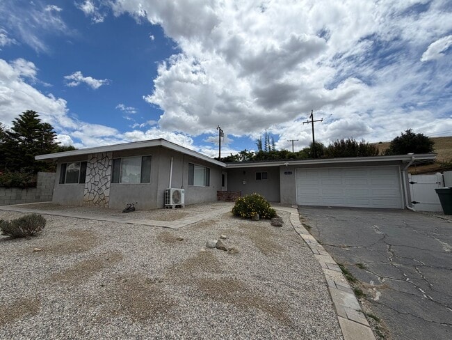 Building Photo - Beautiful 3bd house in West Covina