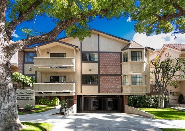 Photo - 620 E San Jose Ave