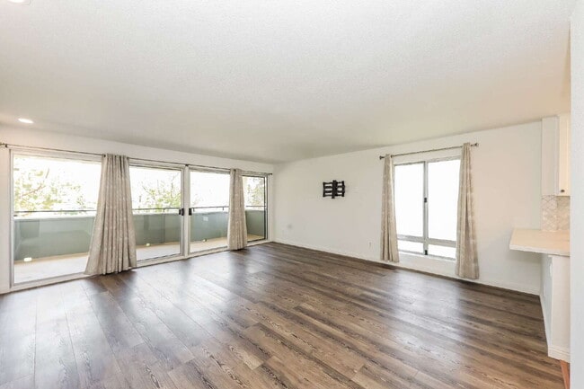 Photo - Modern 3 Bed / 2 Bath Turnkey Home with Exceptional Amenities! Unit 319