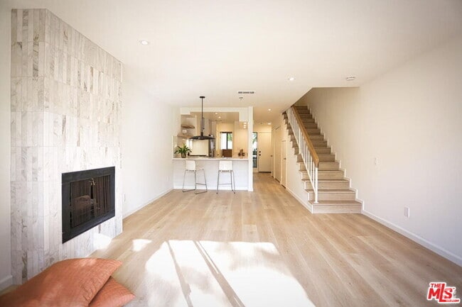 Building Photo - 1052 Seco St Unit 205 Rental