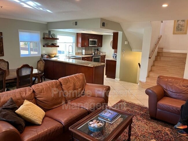 Building Photo - 1680 N Coast Hwy 101 Unit #25
