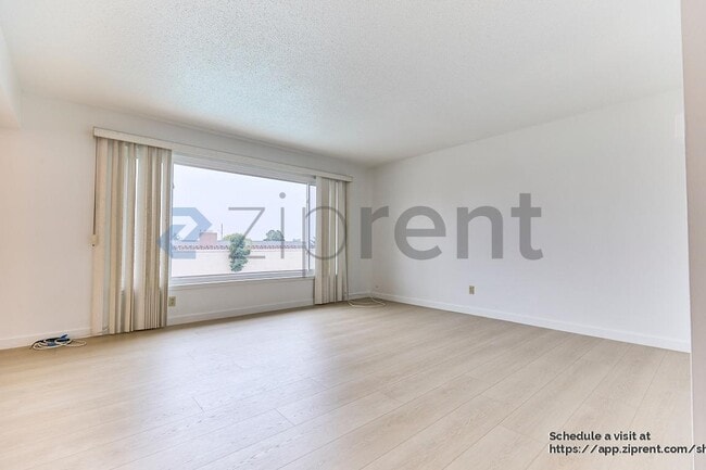 Photo - 630 La Presa Dr