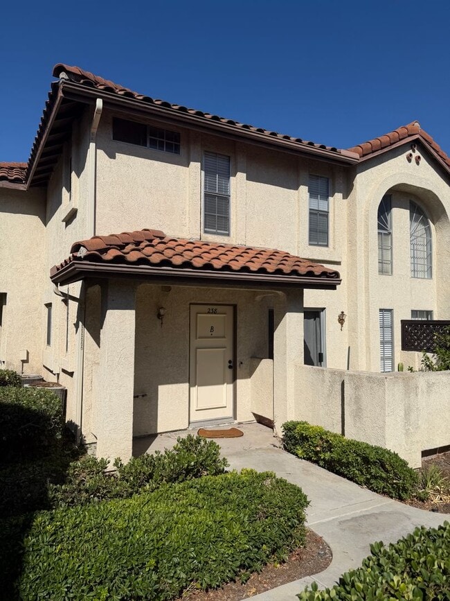 Building Photo - 26156 Sanz Unit B