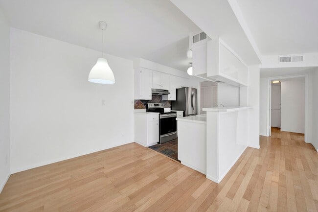 Photo - 7767 Hollywood Blvd Unit 203