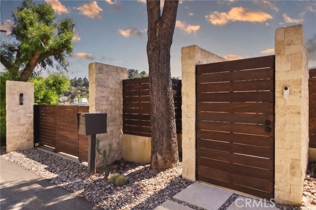 Photo - 3858 Alta Mesa Dr