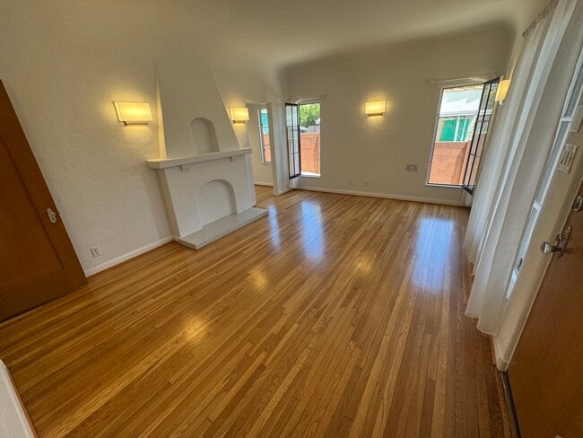 Photo - 1557 S Genesee Ave Unit 1557