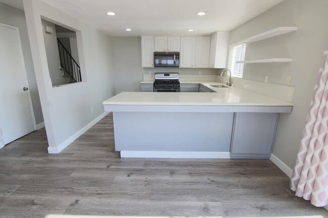 Photo - 1662 Point Loma Ct