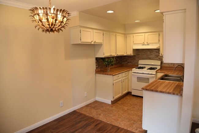 Photo - 212 W Garfield Ave