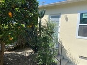 Private entry - 2219 Glendon Ave Unit GH