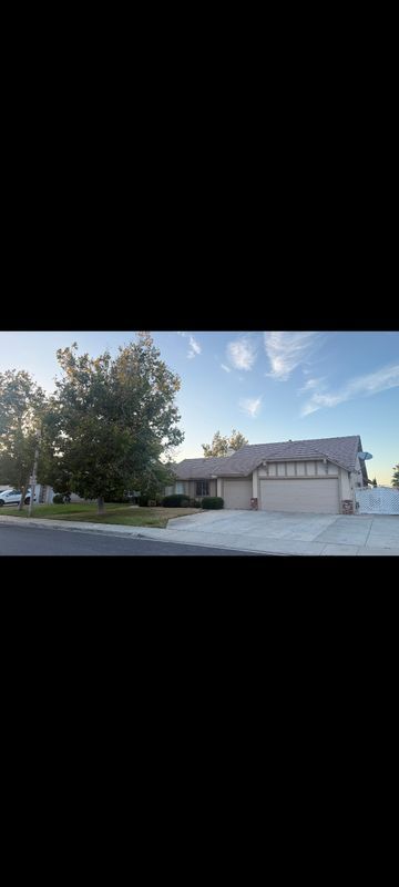 Building Photo - 3143 Mariposa Ave