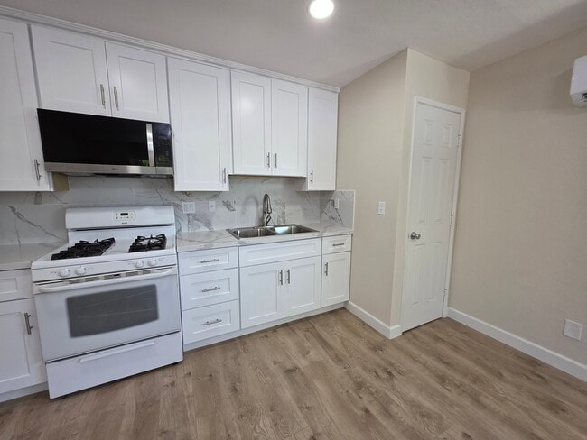 Photo - 24542 San Marcos Dr Unit Back