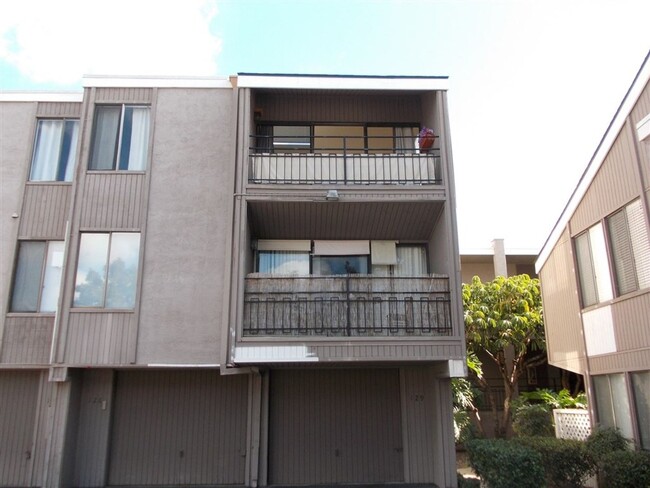 $2,500 - 2 Bed / 2 Bath Condo in East Clai... - $2,500 - 2 Bed / 2 Bath Condo in East Clai...