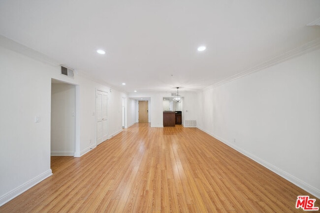 Photo - 1508 Greenfield Ave Unit 206