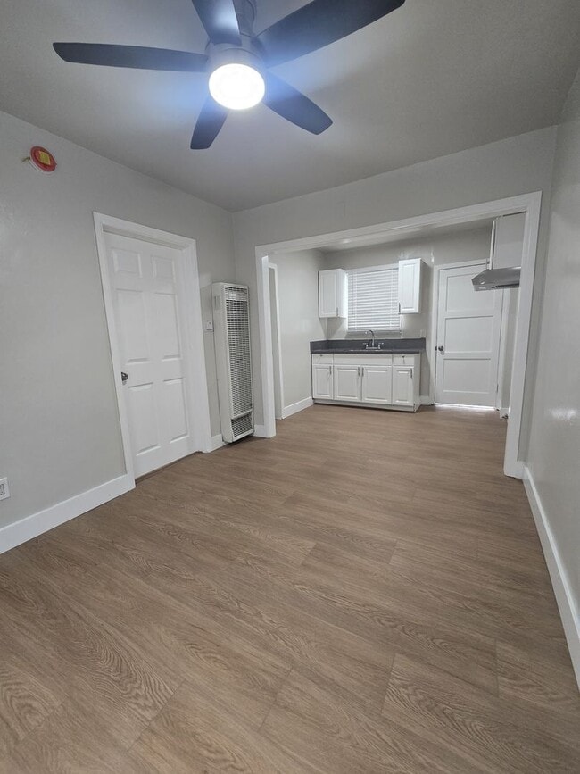 Photo - 10965 S Figueroa St Unit 10