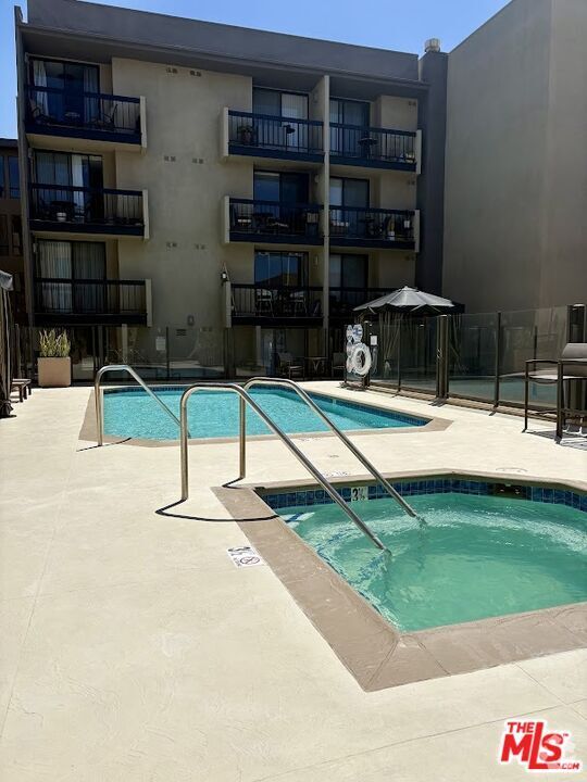 Building Photo - 7320 Hawthorn Ave Unit 108 Rental