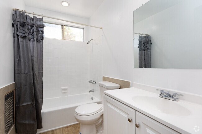 1BR, 1BA - 785SF - Sungate Apartments