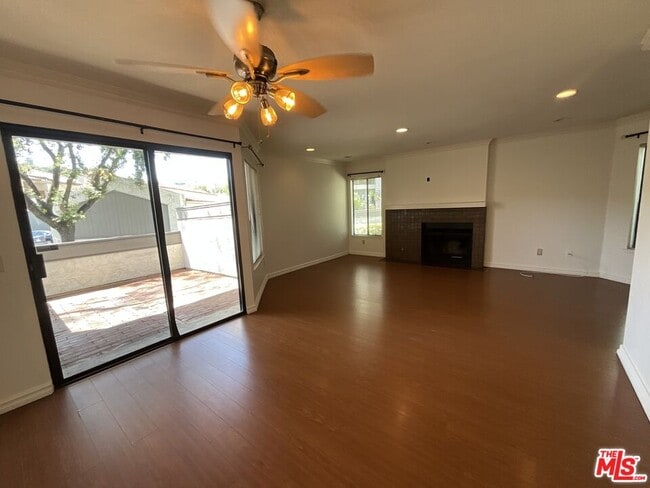 Photo - 9 Willowcrest Ln